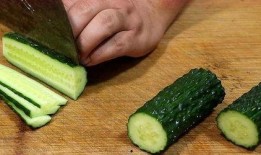 大家吃瓜要注意眼睛,轻松享受娱乐时光，守护视力健康