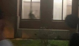 厕所吃瓜视频,揭秘网络热传视频背后的故事