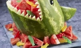 鲨鲨太子清华吃瓜