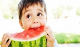 大海哥龇牙吃瓜