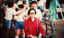 摆摊男明星吃瓜,揭秘娱乐圈幕后趣闻