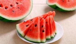 吃瓜100斤,吃瓜达人挑战100斤瓜果盛宴