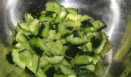 泉州甜虾吃瓜,夏日消暑美食，吃瓜乐趣无限