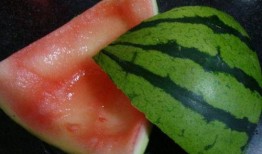 吃鸡蛋可以吃瓜吗