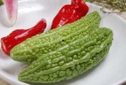 怀孕吃凉瓜吗,凉瓜在孕期食用是否适宜